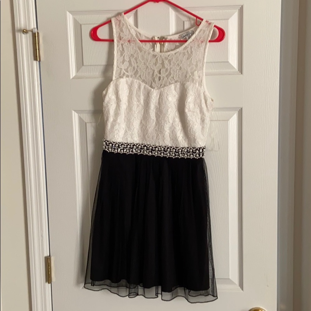 Girl’s dress